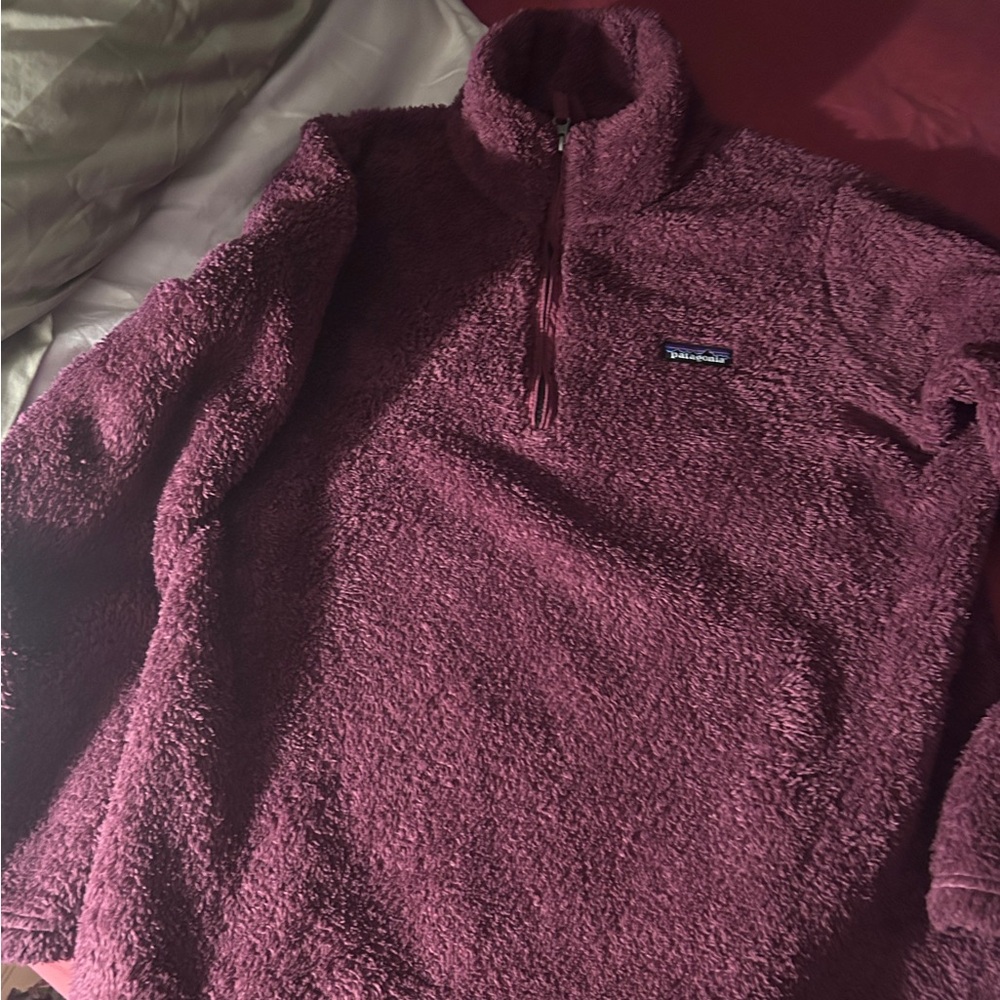 Patagonia Fuzzy burgundy Fleece
